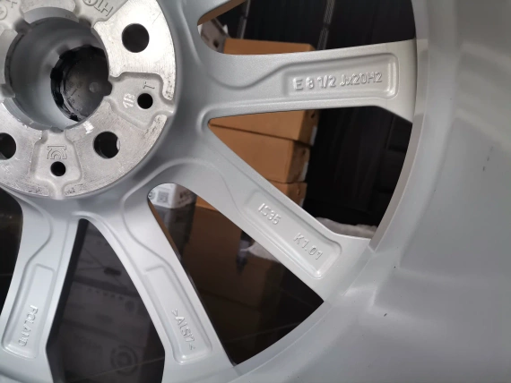 20" calowe jak nowe felgi BMW Style 750 z czujnikami BMW X7 G07