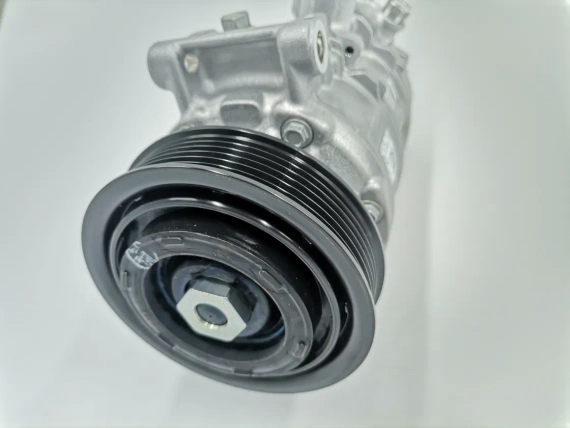 Nowy 8W5820803A Kompressor Audi Q8 A4 A5 A6 Q7