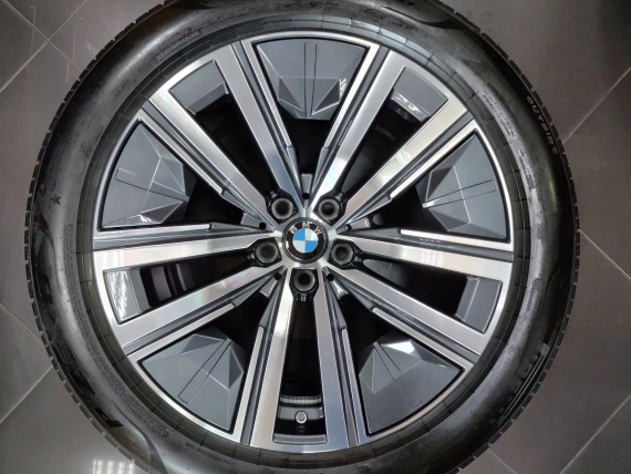 Neuwertige 19" Felgen Style 904 RDC BMW 7 G70 i7