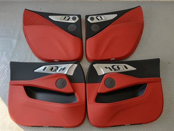 Нов салон BMW XM X8 G09 Individual Leder Carbon