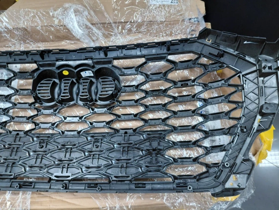 83F853651B Nowa atrapa S Line Audi Q3 83F