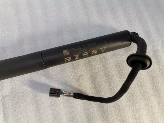 3J0827851A amortyzator bagażnika Passat B9 SuperB