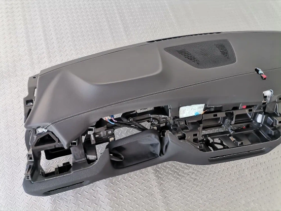 Nowa deska BMW G05 LCI G06 G07 F95 F96 bez HUD