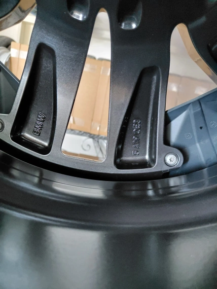 Като Нови 19” Джанти Style 904 BMW G70 i7 Датчици