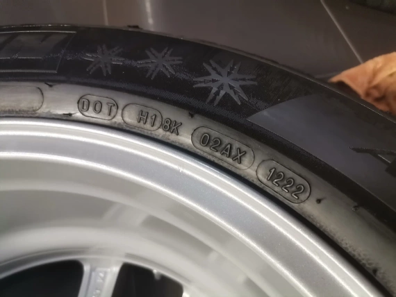 Zestaw zimowy 17” BMW Felgi Styl 618 Opony Michelin Alpine 5 czujników G22 G23 G26 G30 G31 i4