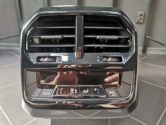 Konsola środkowa Tunel BMW IX I20 I 20