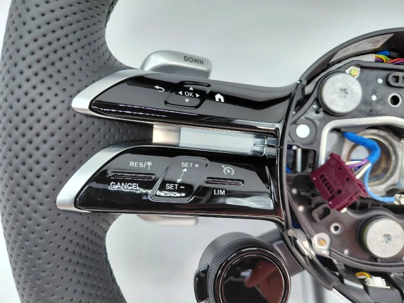 Nowa sportowa kierownica AMG Mercedes W223 W213