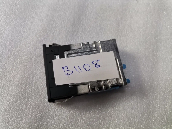 8711940 USB Port BMW G11 G20 G05 G06 G22 G01 G30