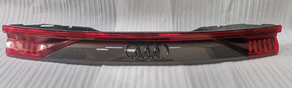 4M8945095AB Карбон Централен Стоп Audi Q8 SQ8 RSQ8