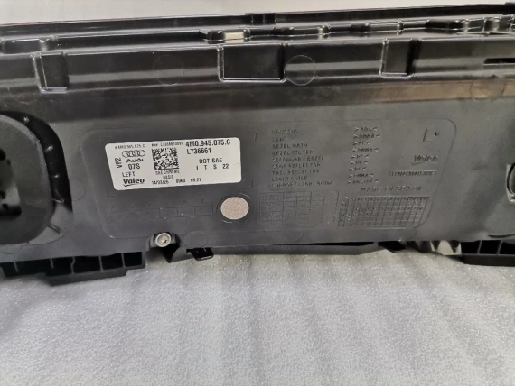 4M0945075C Nowa tyl lamp LED lewe Audi Q7 SQ7 4M
