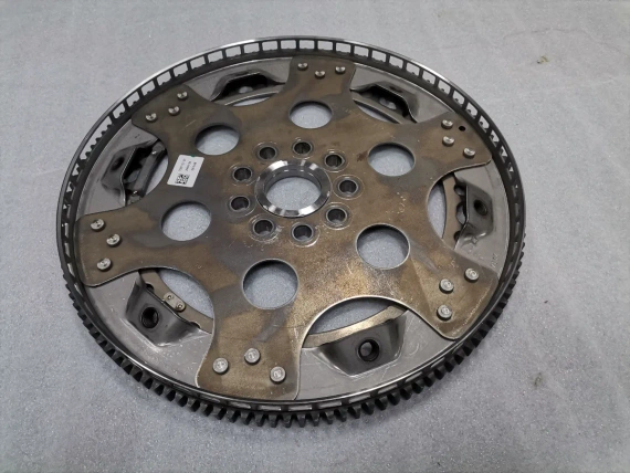 7567151 BMW Schwungrad Automatik FX G05 G11 G30 