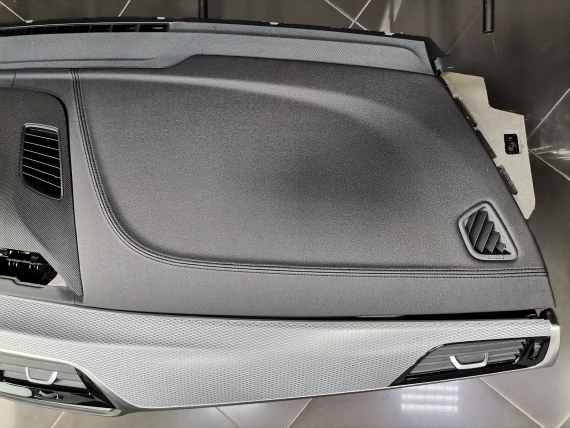 Dashboard BMW 6 GT G32 Lci Black Leather Black Stitch - A53