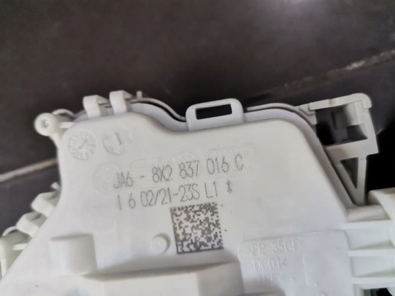 Нова кутия за въздушен филтър OE 8S0129601 Audi A3