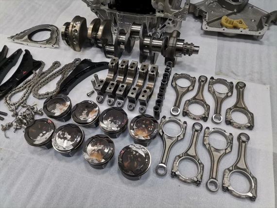 812km Jak nowy Zestaw bloków wału tłokowego S63B44B M5 F90 X5M F95 X6M F96