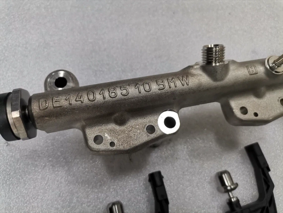 Neu OE 8656548 Injector Hochdruckrail BMW 5 X5 B58