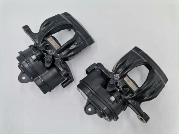 Нови 8W0615403N 8W0615404N Спирачни Апарати Audi S