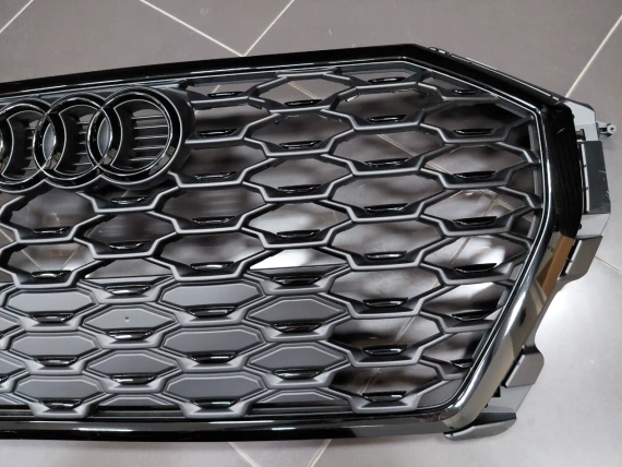 83F853651B Nowa atrapa S Line Audi Q3 83F