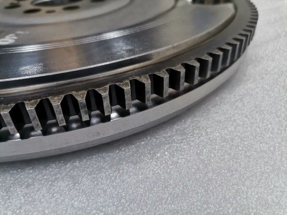 Двумасов маховик 5A47767 BMW G70 X5 G05 G06 X7 G07