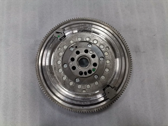 8655637 5A40869 Zamachowe BMW F45 F46 LCI 216d B37
