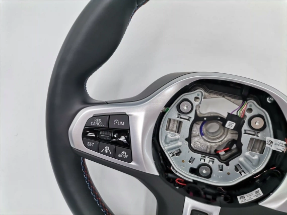 M Sport czarna sportowa kierownica G20 G21 G22 G26 i4 G30 G31 G14 G15 G16 G01 G11 G05 G06 G07