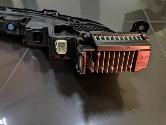 New Left Upper Headlight BMW G70 i7 Crystal Swarovski 9879935