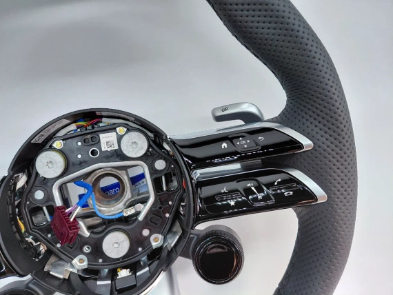 Neues AMG Sportlenkrad Mercedes W206 W223 W167