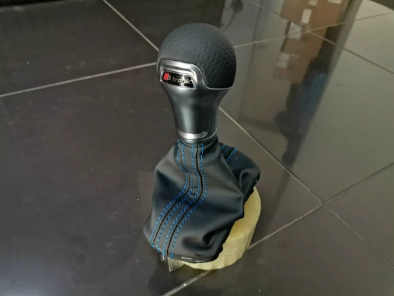 Gałka zmiany biegów 8S1713139B OE Audi TT TTS