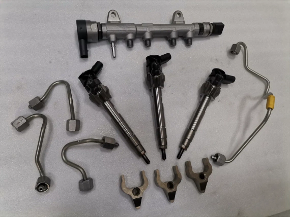 8579232 B37C15A Injektor OEM BMW F40 116d F45 216d