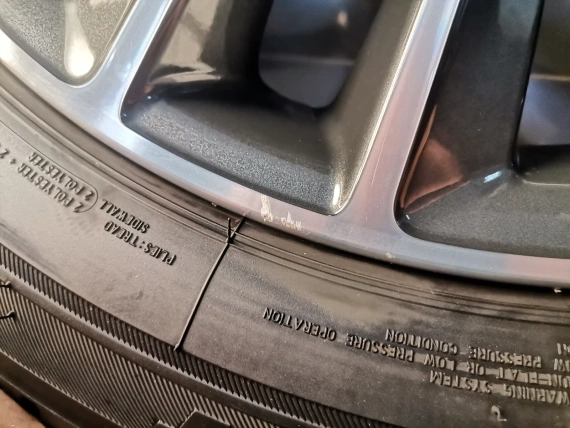 19" Zestaw zimowy Koła BMW Style 630 Opony Czujniki G11 G70 I7 X3 G01 X4 G02 IX3 G08