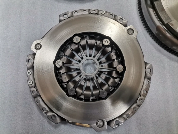 К-т съединител BMW 8671970 8671942 8698749 Маховик