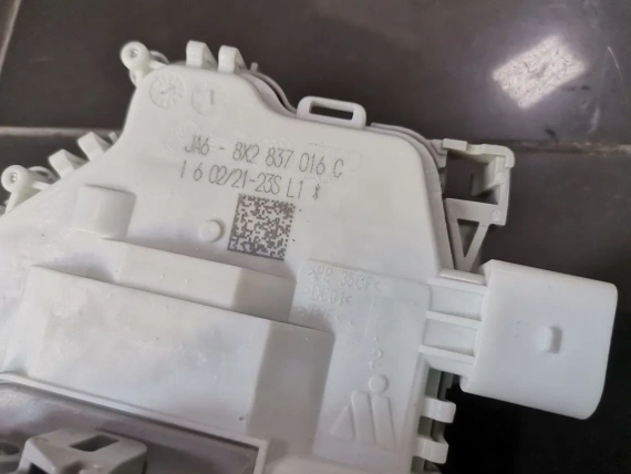 New air filter box OE 8S0129601 Audi A3 S3 RS3 8Y