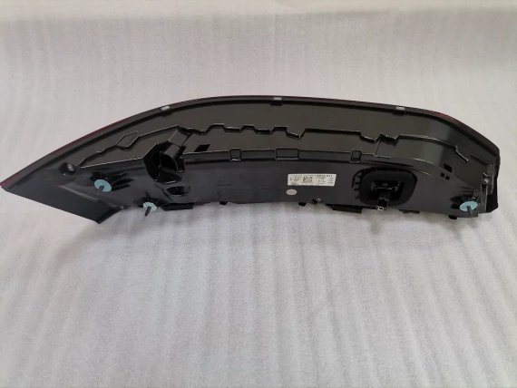 4M0945076B New LED Tail Light Right Audi Q7 SQ7 4M