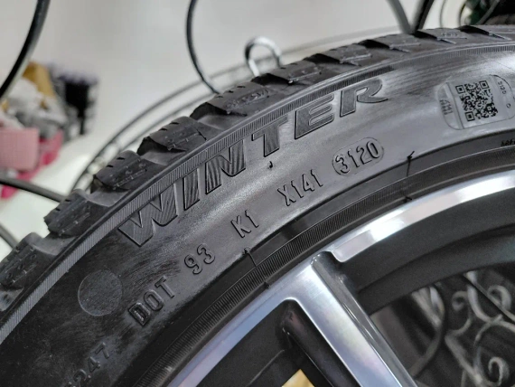 18" BMW Style 780 rims Pirelli RDC G20 G21 G22 G23