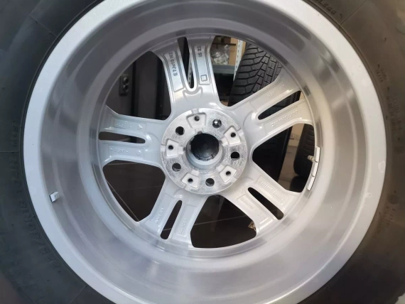 Zestaw Zimowy 18" Koła BMW 688 + Opony Hankook Czujniki BMW X3 G01 X4 G02