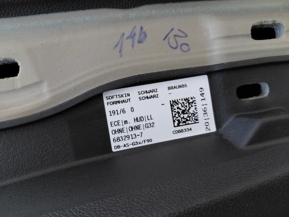 Deska rozdzielcza BMW 6 G32 GT z systemem Head Up