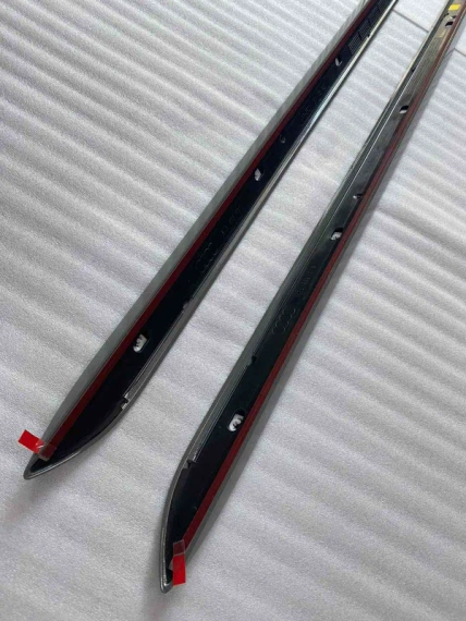 New 8V5853932 8V5853931 OE Audi A3 Side Skirts
