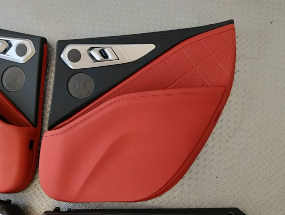 Нов салон BMW XM X8 G09 Individual Leder Carbon