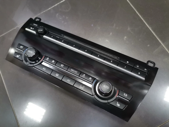 Табло Панел Управление Радио AC Климатик BMW F01 F02 F03 - А47