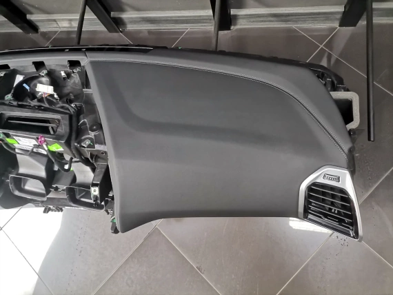 Nowa Deska Rozdzielcza BMW M8 F93 G14 G15 G16 Czarna Skóra, Alcantara, HUD