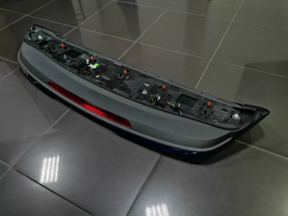 Nowy 8Y4827933A OE tylny spoiler Audi A3 8Y S-Line