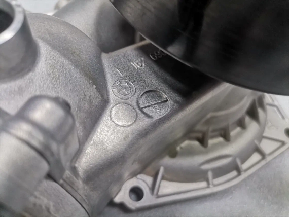 7852344 Водна помпа BMW F90 F91 XM G09 F95 X6 F96