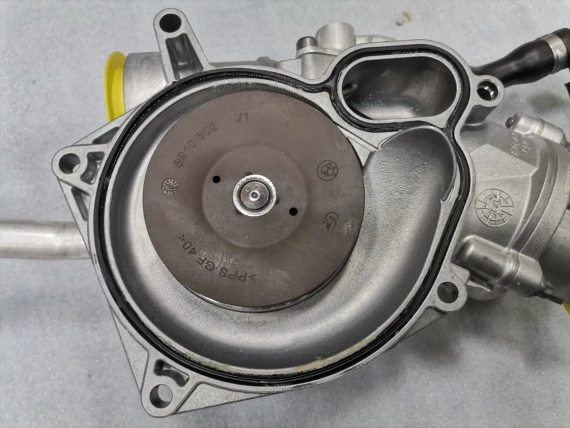 7852344 Pompa wody BMW F90 F91 XM G09 F95 X6 F96