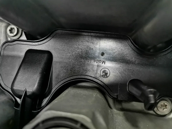8699192 Капак на цилиндрова глава BMW F90 F91 F95