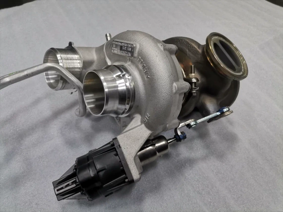 Turbosprężarka 7852372 BMW M5 F90 M8 F91 F95 F96