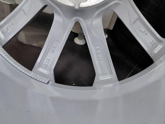 20" BMW Style 750 Winterrader TPMS BMW X7 G07