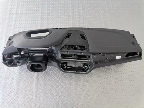 Nowa deska BMW 5 G30 G31 Lci HUD Czarna