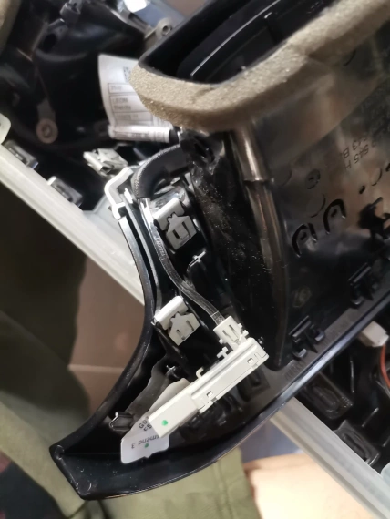 Интериорни Лайсни за Арматурно Табло BMW G30 G31 G32 F90 M5 Пиано Лак Отлични A75