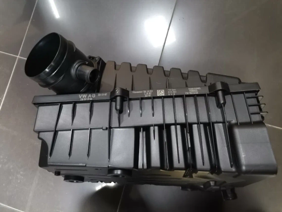 Nowy filtr powietrza OE 8S0129601 Audi A3 3 RS3 8Y