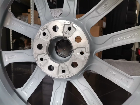 20" calowe jak nowe felgi BMW Style 750 z czujnikami BMW X7 G07