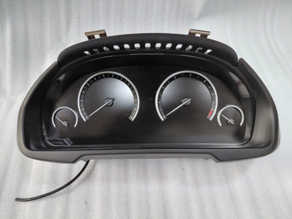 9348705 Kilometerstand Benzin BMW X5 F15 X6 F16